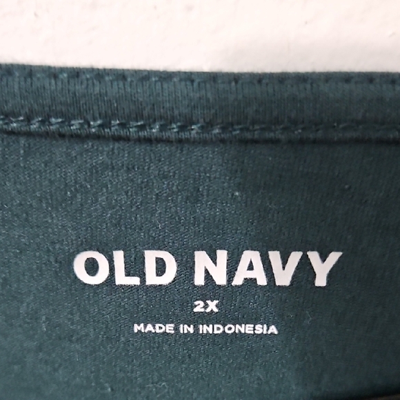 Old Navy Women's Deep Green Twist Blouse - Picture 3 of 6